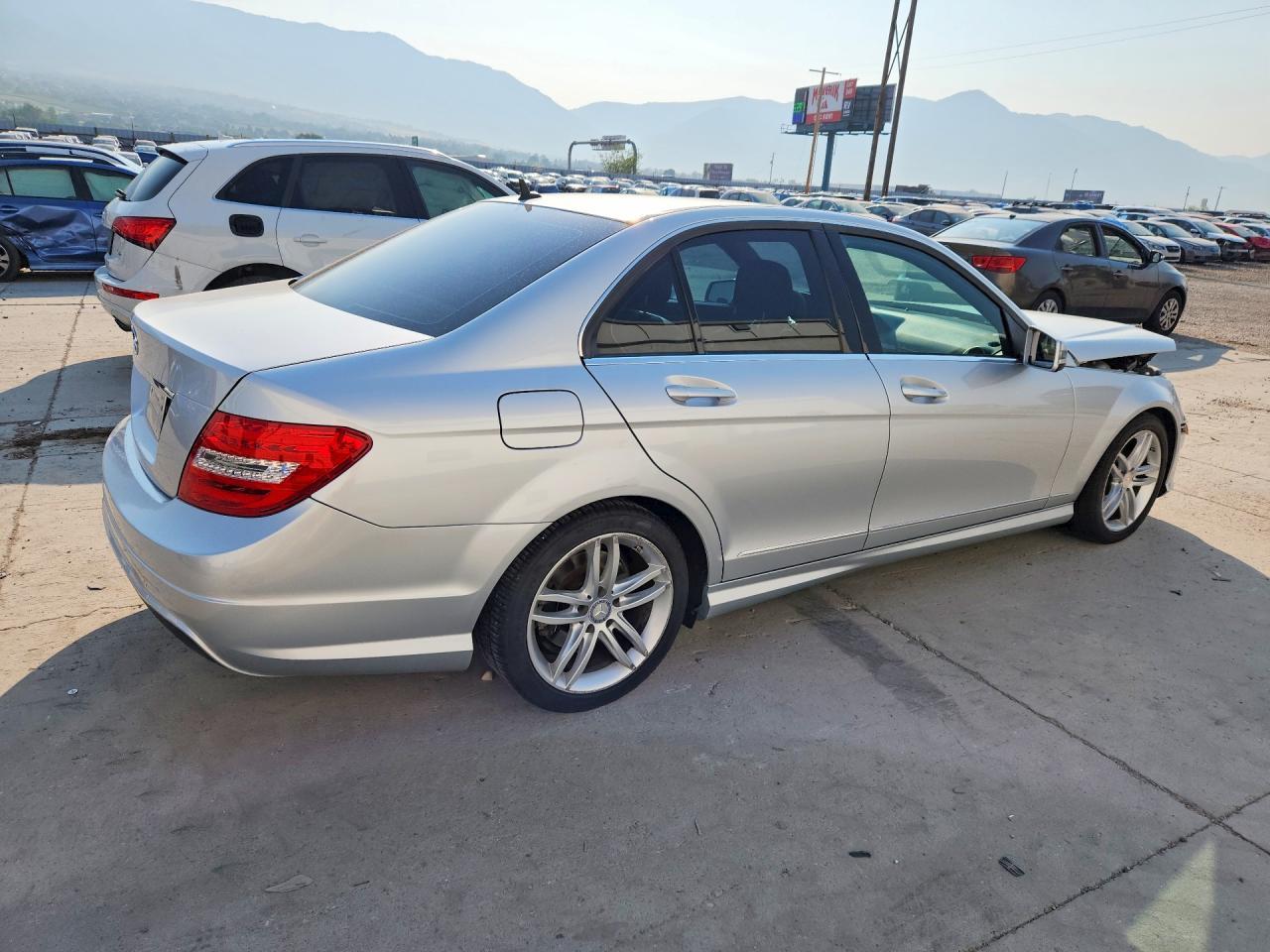 2014 Mercedes-Benz C 250 - Image 3