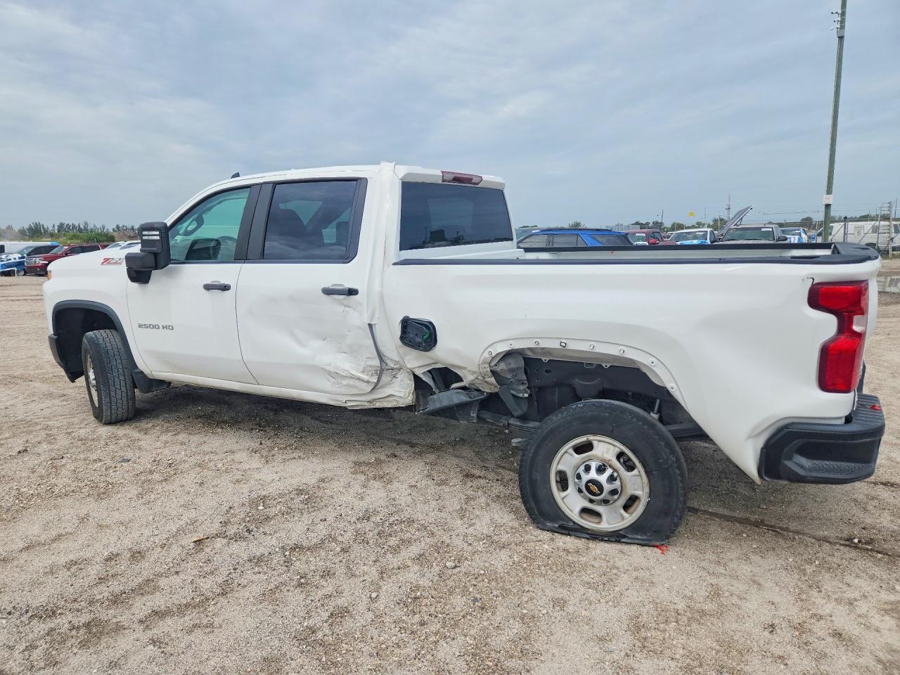 2023 Chevrolet Silverado K2500 Heavy Duty - Фото 2