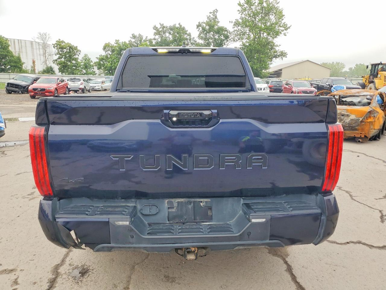 2024 Toyota Tundra Crewmax - Image 6