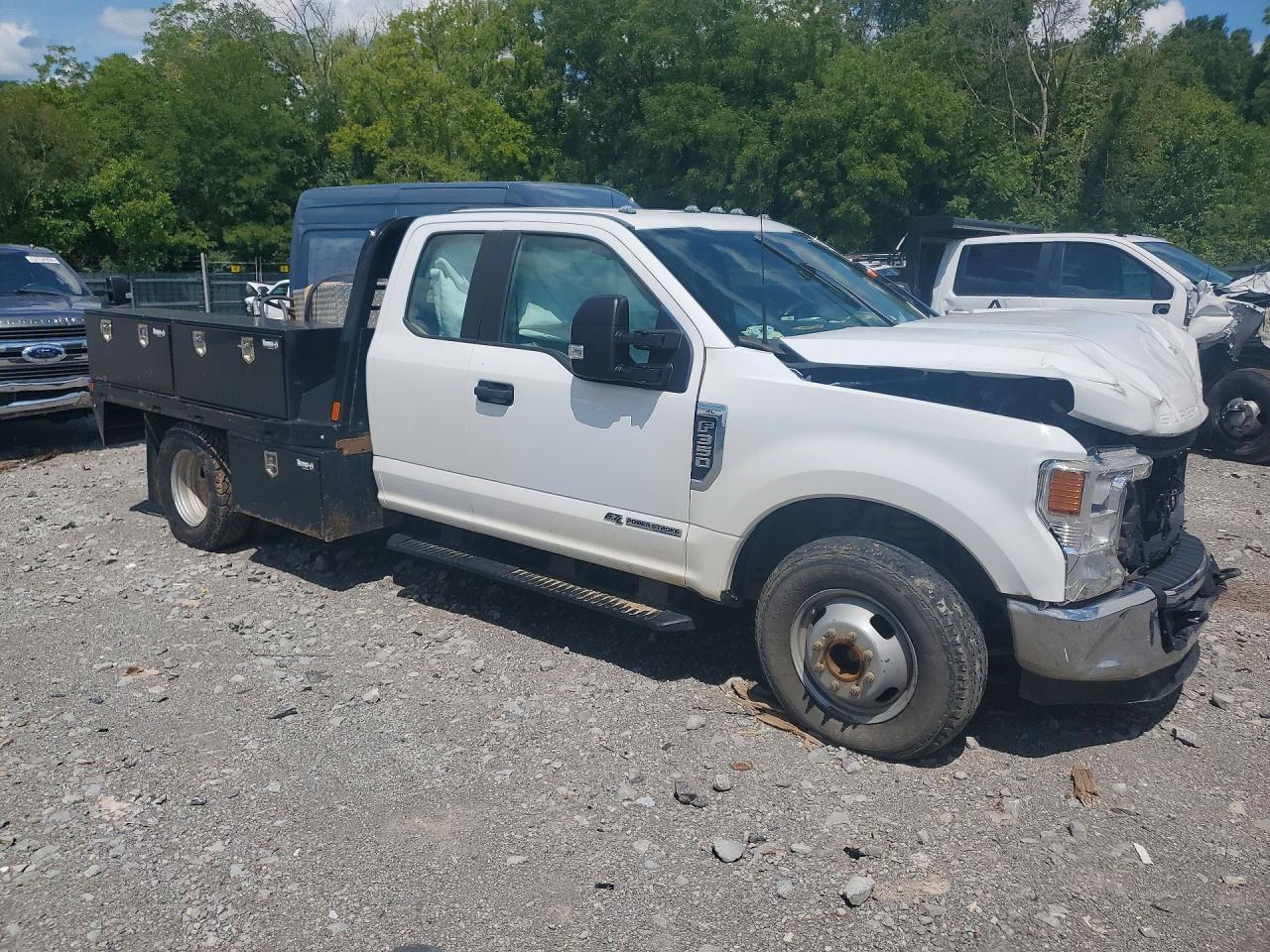 2022 Ford F350 Super Duty - Image 4