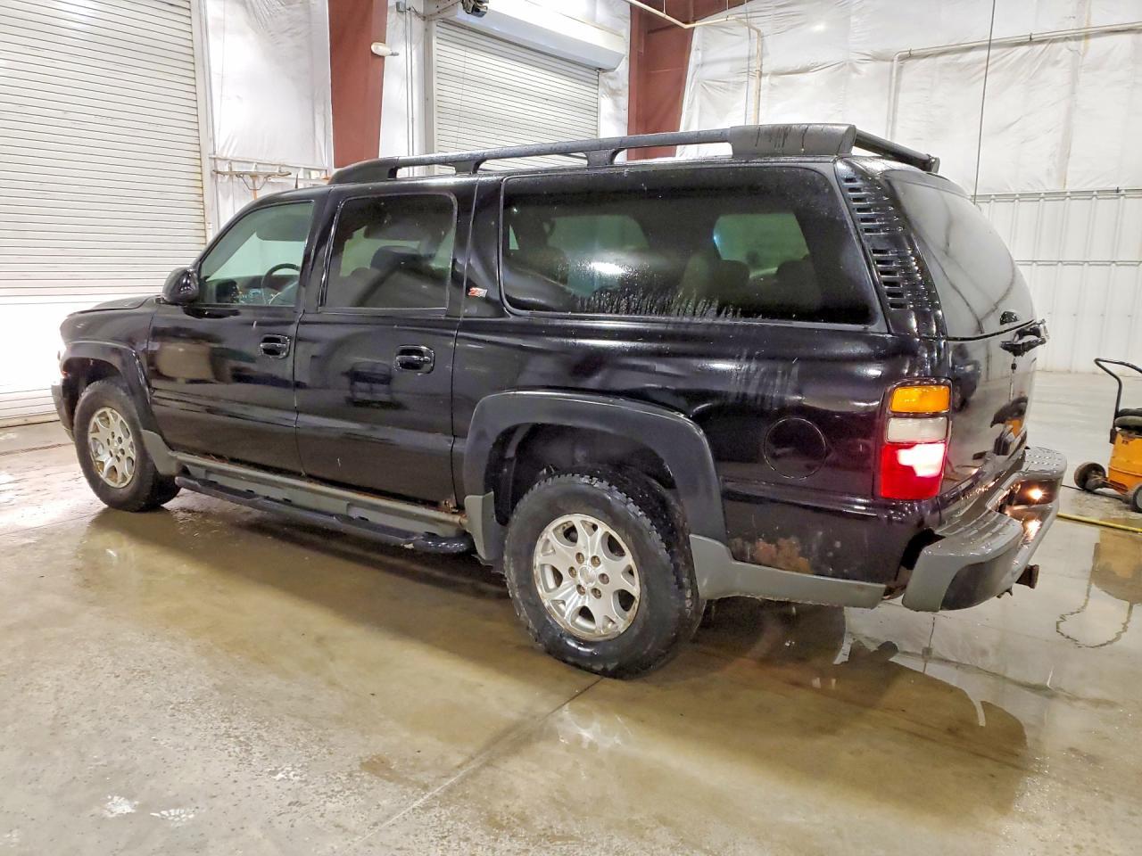 2005 Chevrolet Suburban K1500 - Фото 2