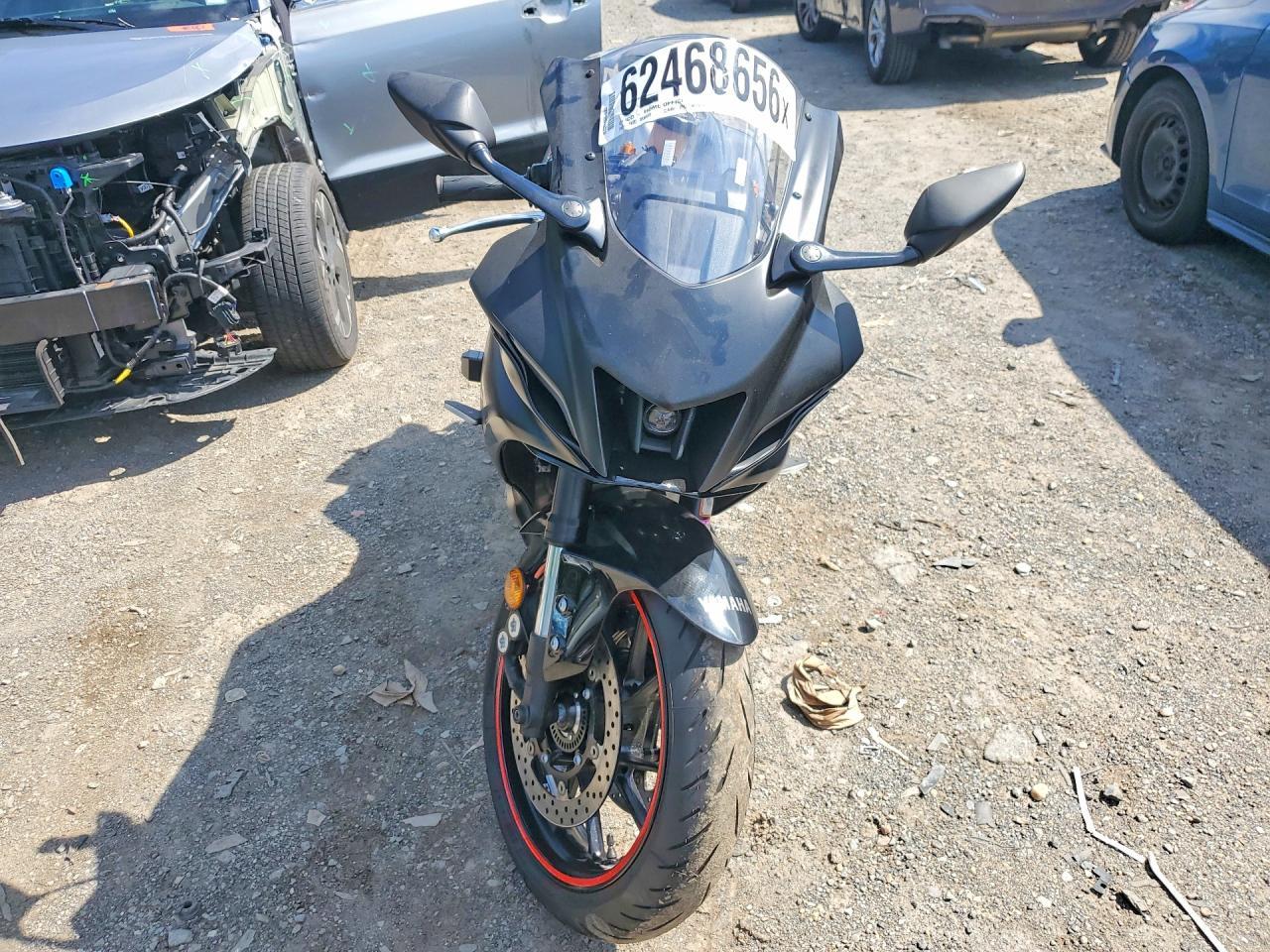 2025 Yamaha Yzfr7 - Фото 2