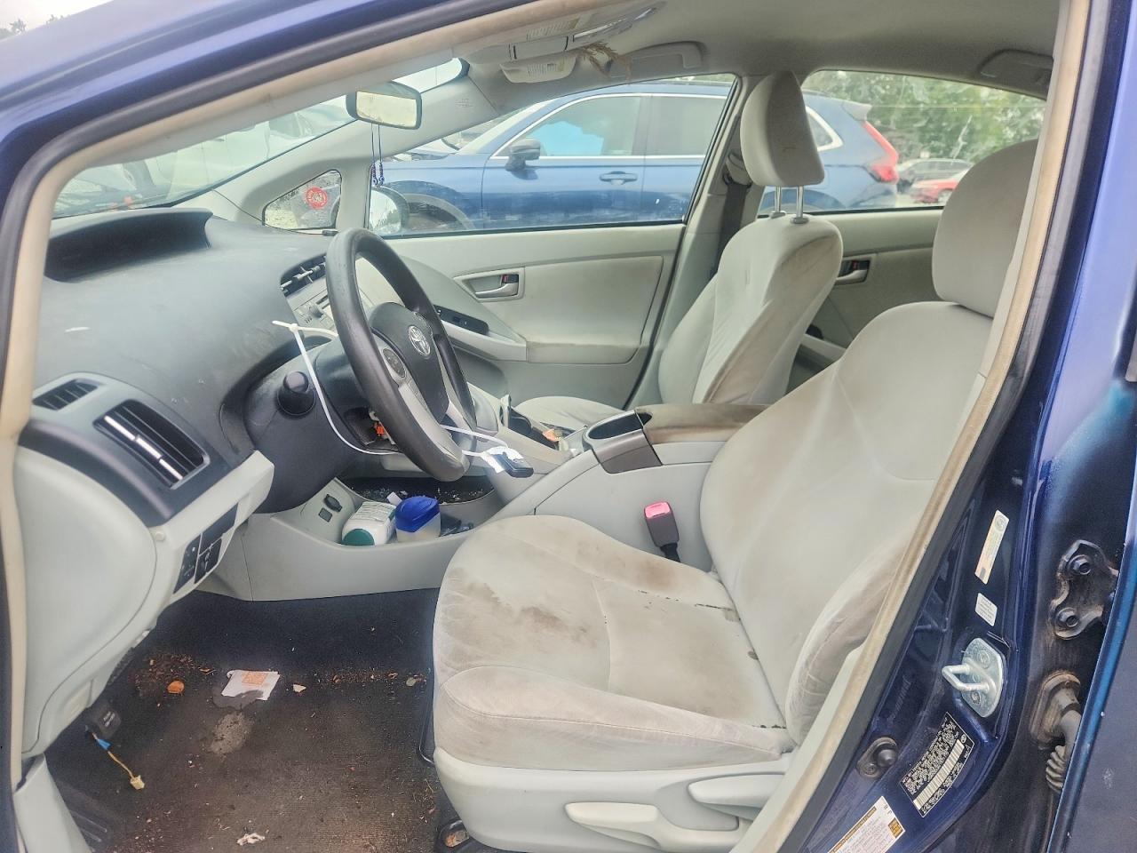 2012 Toyota Prius Two - Фото 7