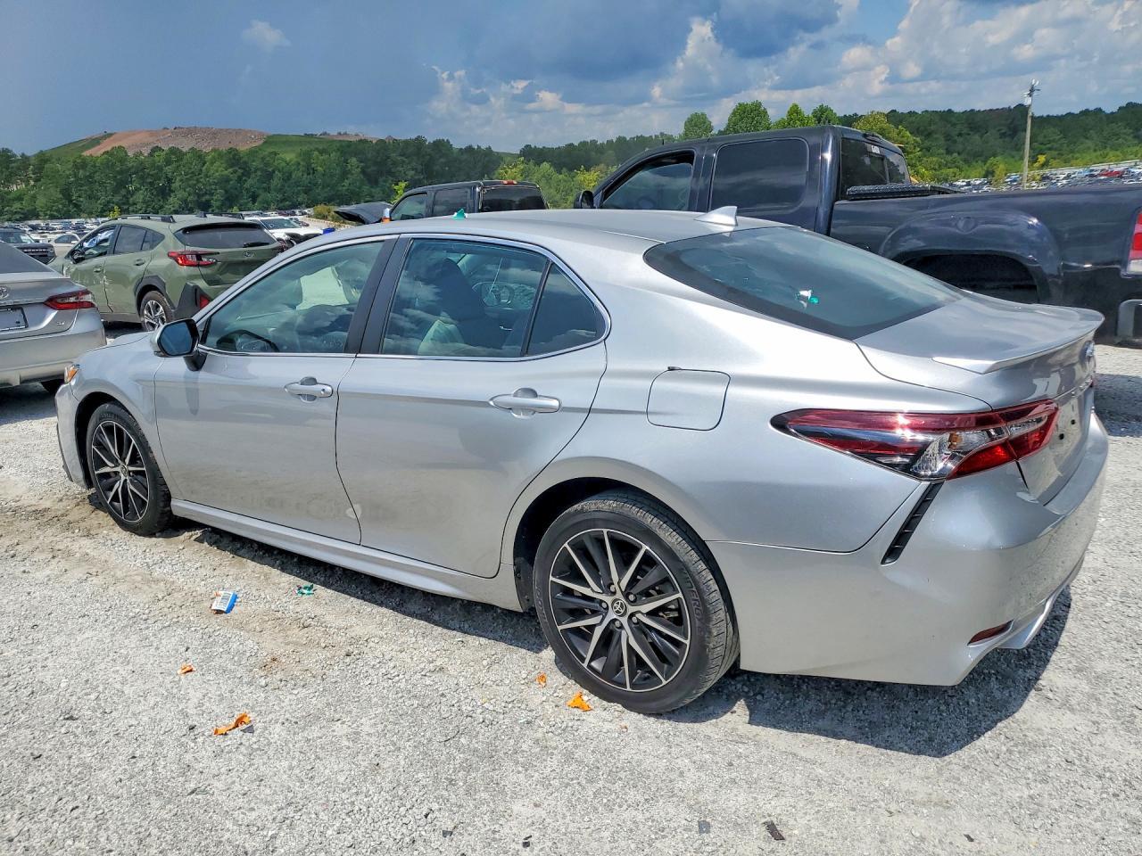 2023 Toyota Camry Se - Фото 2