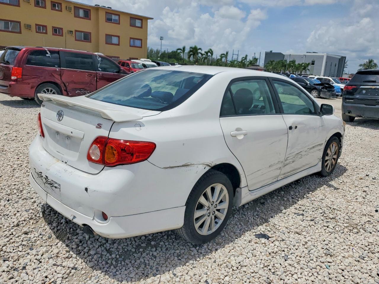 2010 Toyota Corolla S - Фото 3