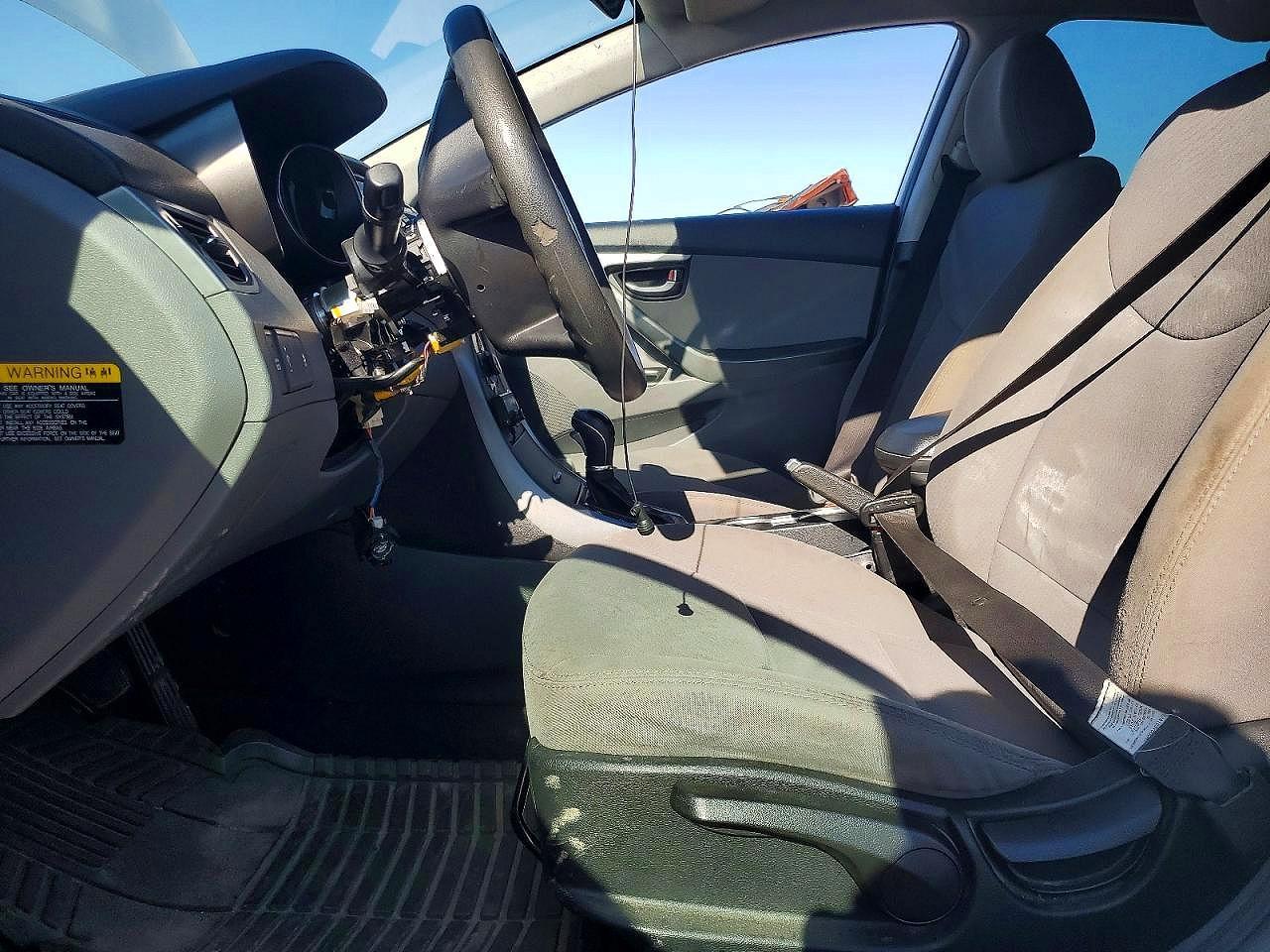2015 Hyundai Elantra Se - Фото 7