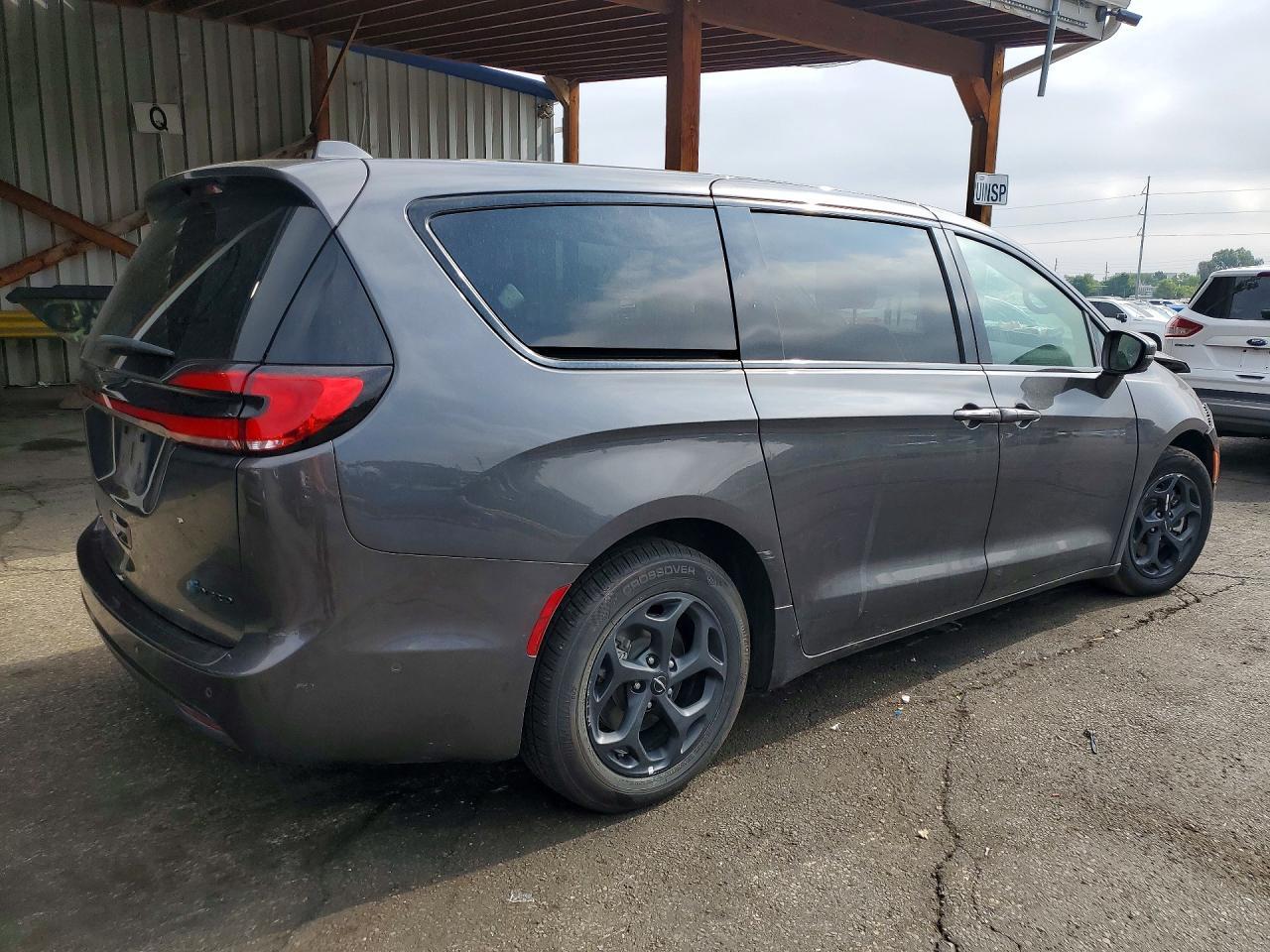 2022 Chrysler Pacifica Hybrid Touring L - Фото 3