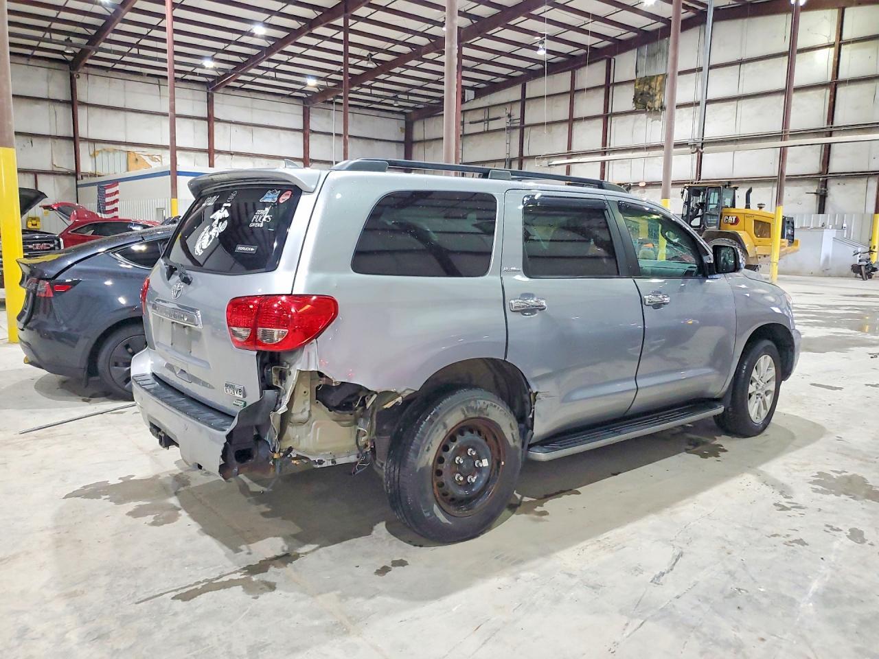 2012 Toyota Sequoia Platinum - Фото 3