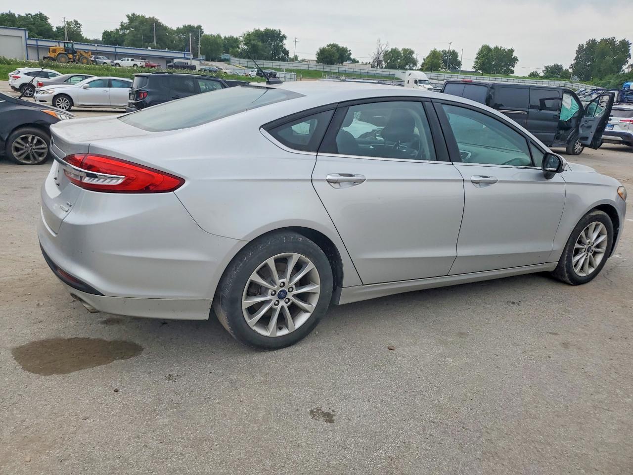 2017 Ford Fusion Se - Фото 4