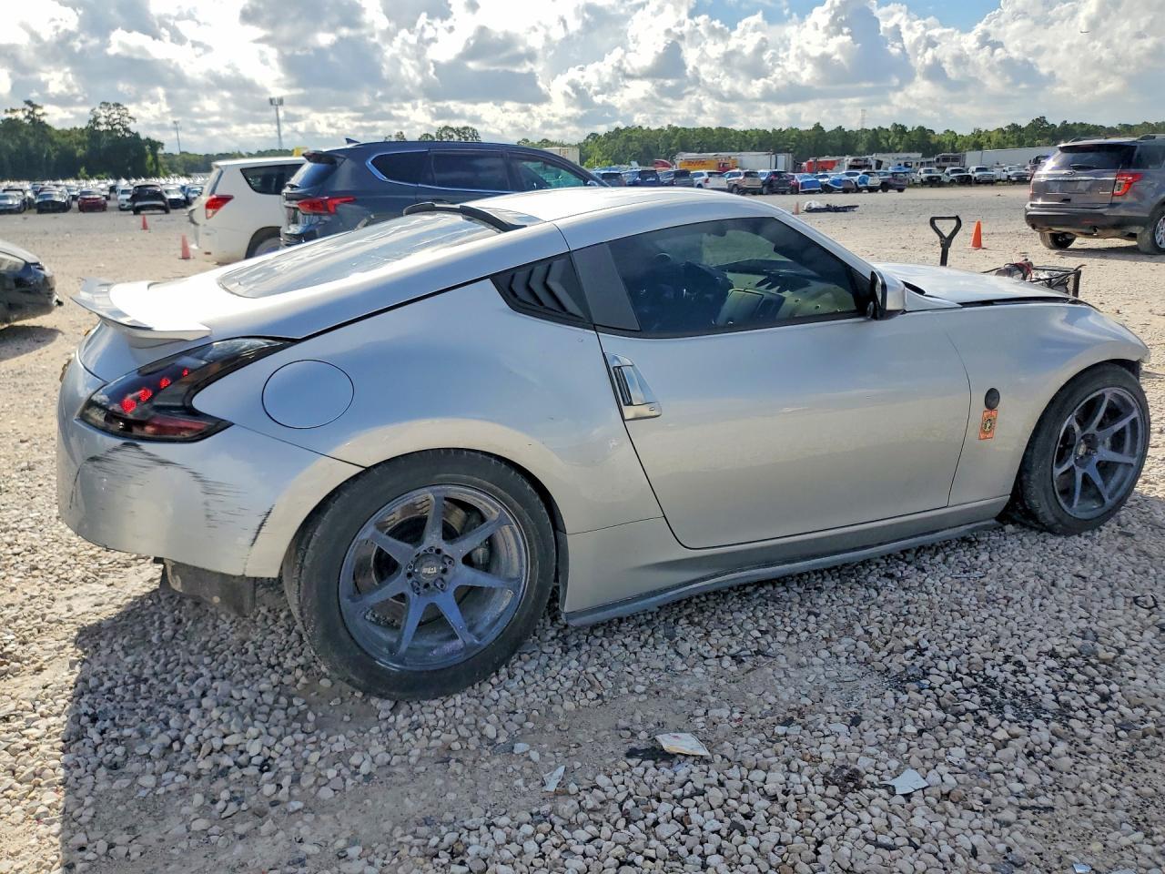 2015 Nissan 370Z Base - Фото 3