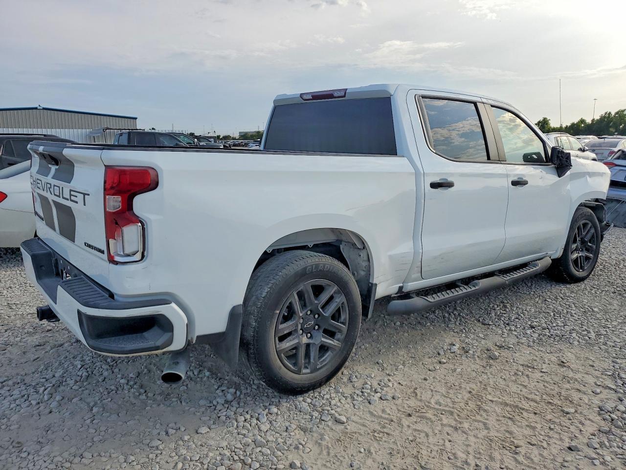 2022 Chevrolet Silverado Ltd C1500 Custom - Фото 3