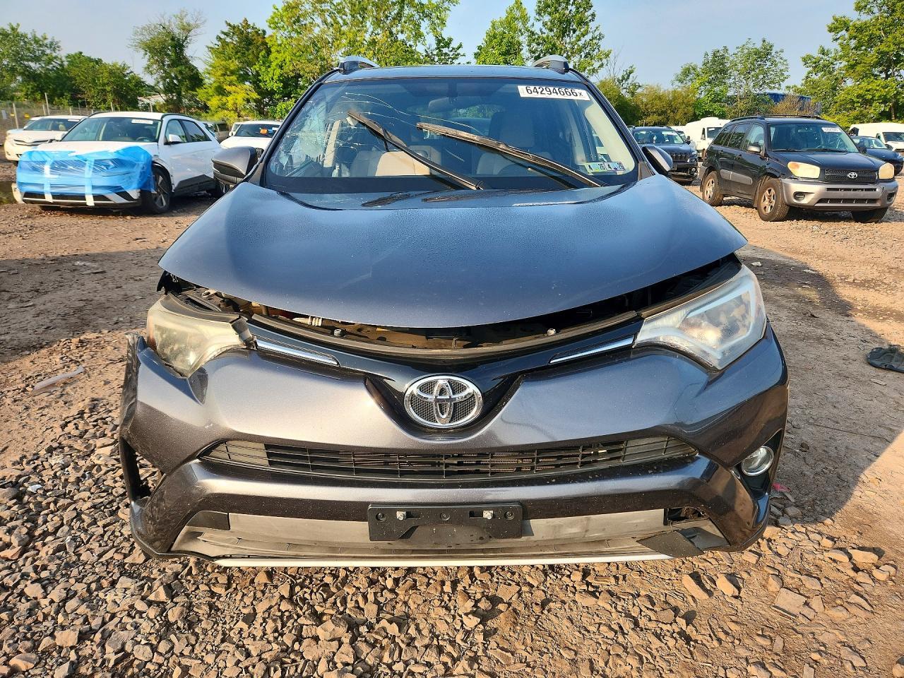 2016 Toyota Rav4 Xle - Image 5