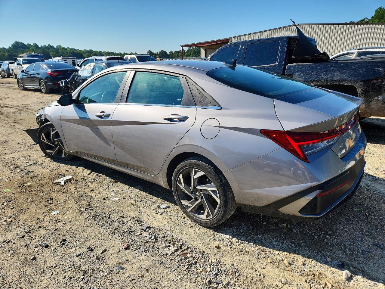 2025 Hyundai Elantra Sel - Image 2