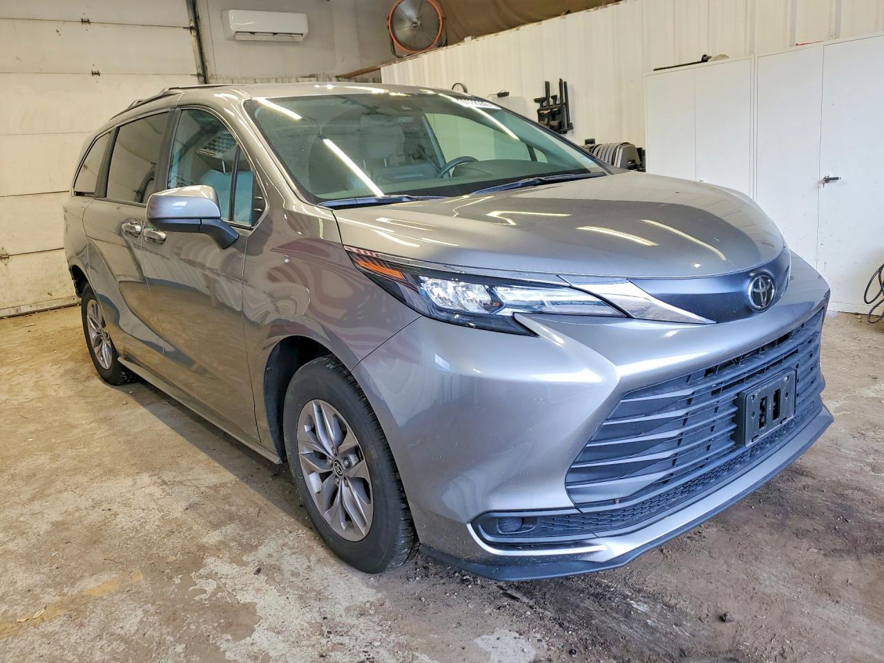 2026 Toyota Sienna Le - Фото 4