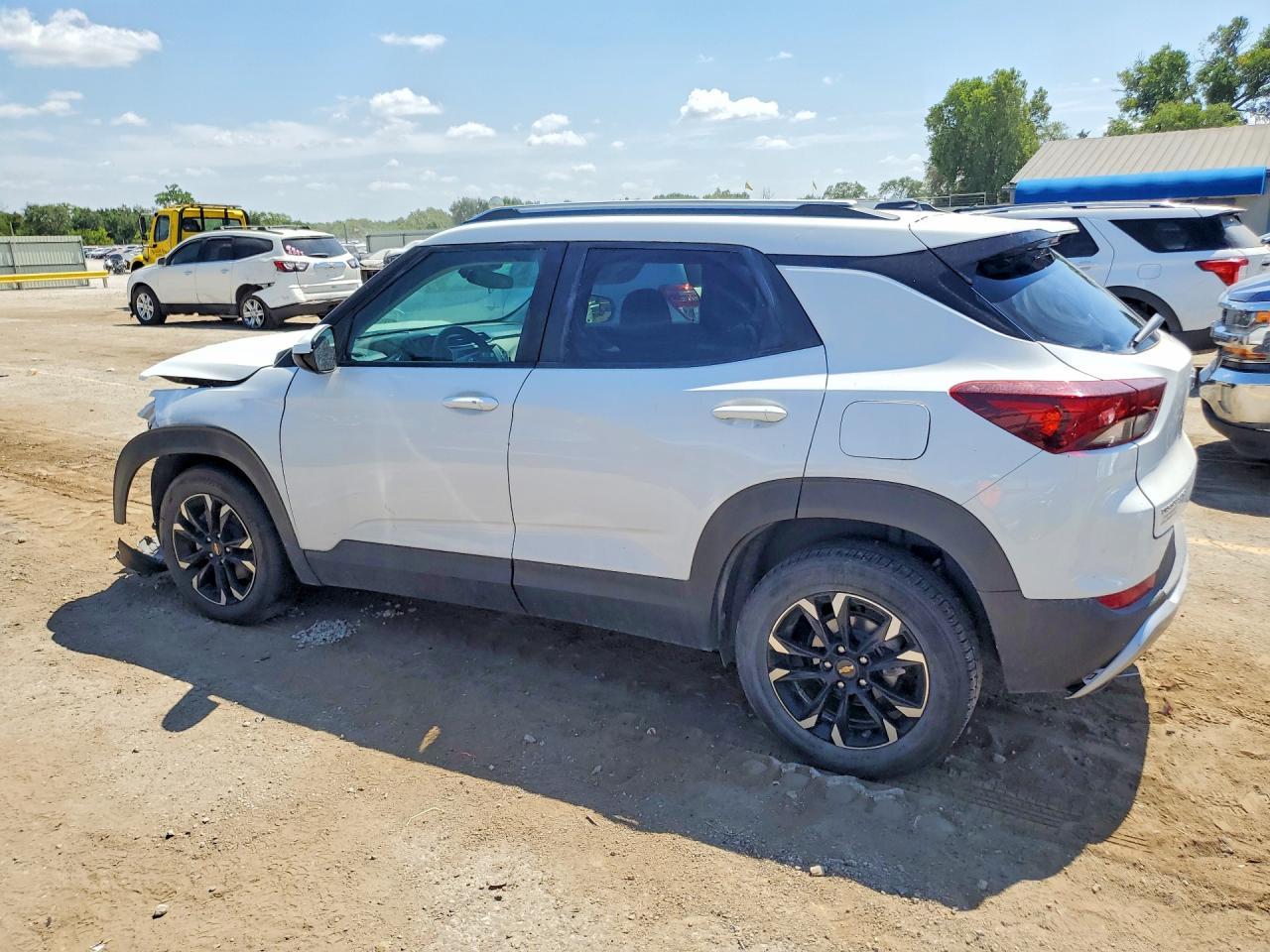 2021 Chevrolet Trailblazer Lt - Image 2