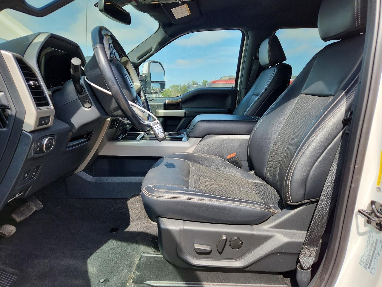 2022 Ford F250 Super Duty - Фото 7