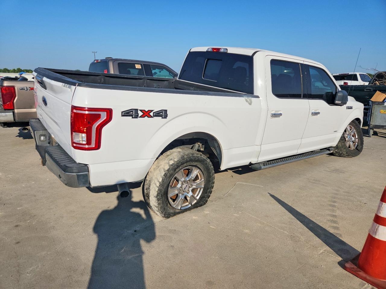 2015 Ford F150 Supercrew - Фото 3