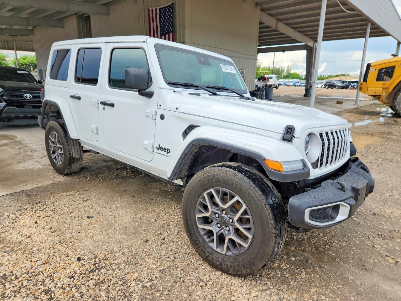 2025 Jeep Wrangler Sahara - Image 4