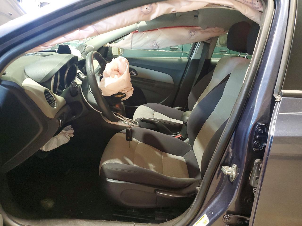 2014 Chevrolet Cruze Ls - Image 7