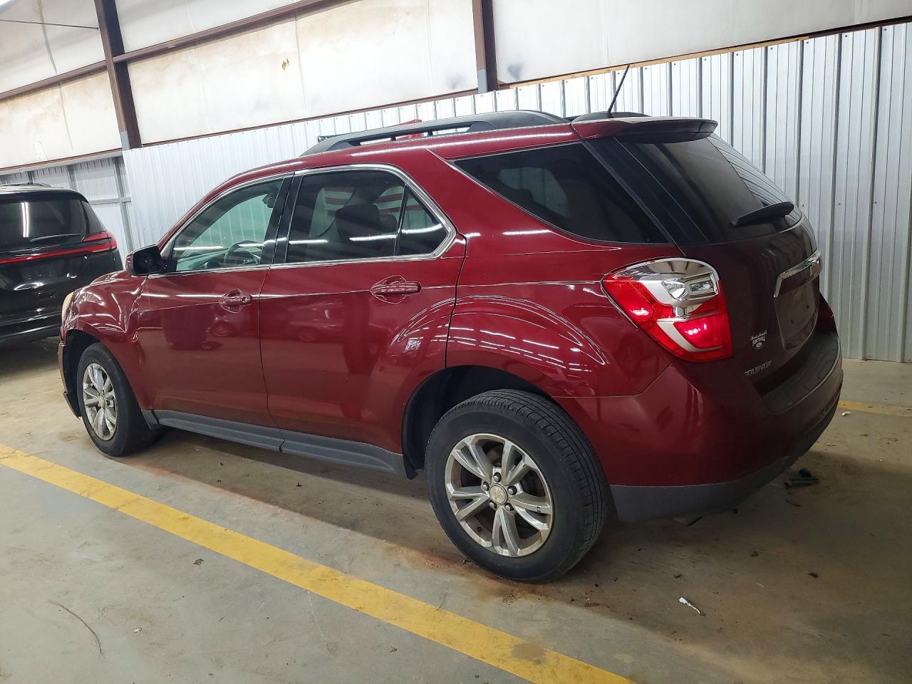 2017 Chevrolet Equinox Lt - Image 2