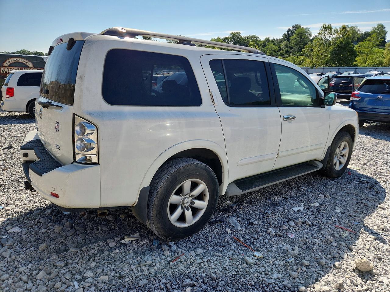 2010 Nissan Armada Se - Image 3