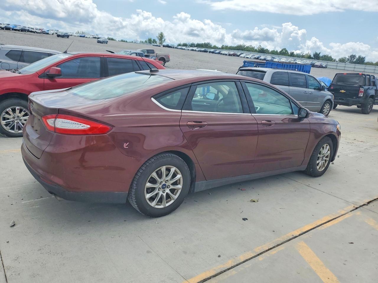 2015 Ford Fusion S - Фото 3