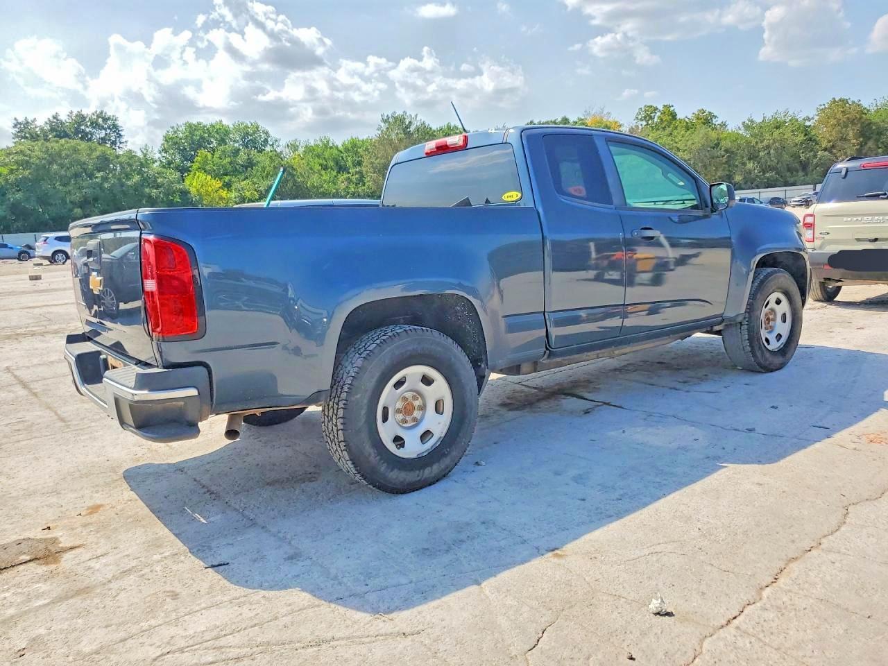 2019 Chevrolet Colorado - Image 3