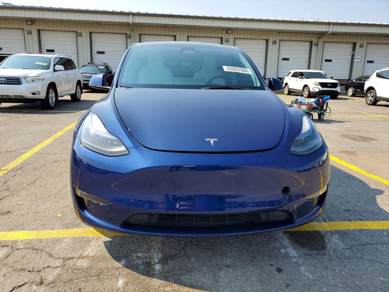 2023 Tesla Model Y - Фото 5