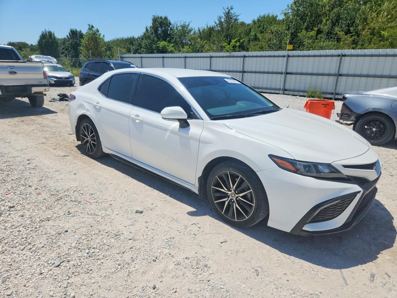 2022 Toyota Camry Se - Фото 4
