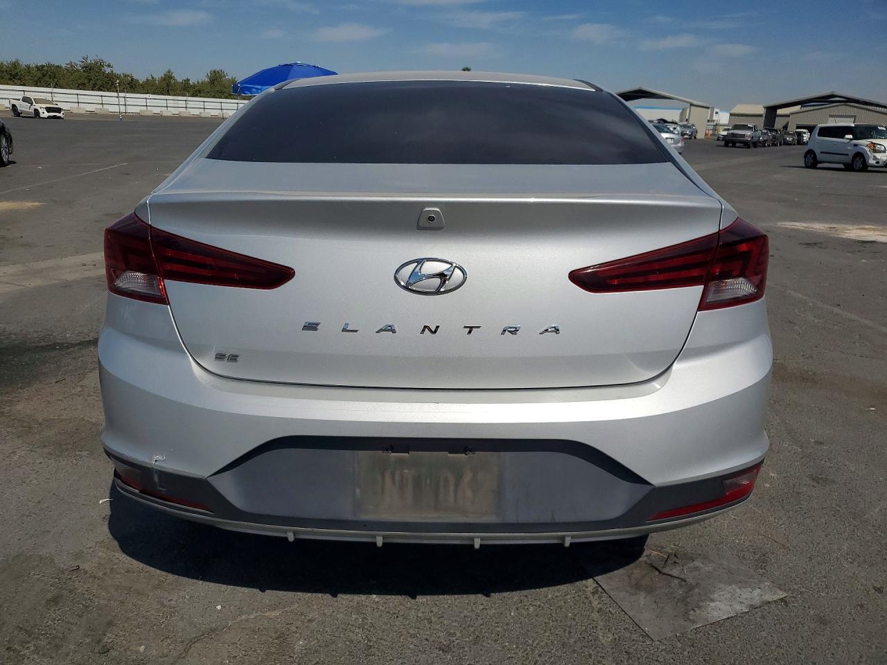 2020 Hyundai Elantra Se - Фото 6
