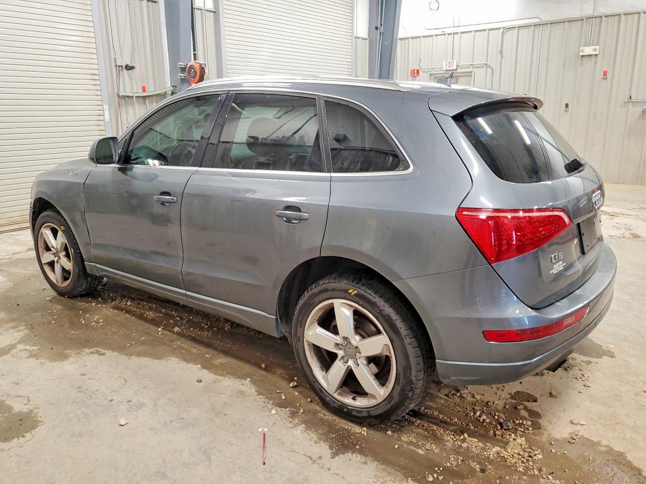2012 Audi Q5 Premium Plus - Image 2