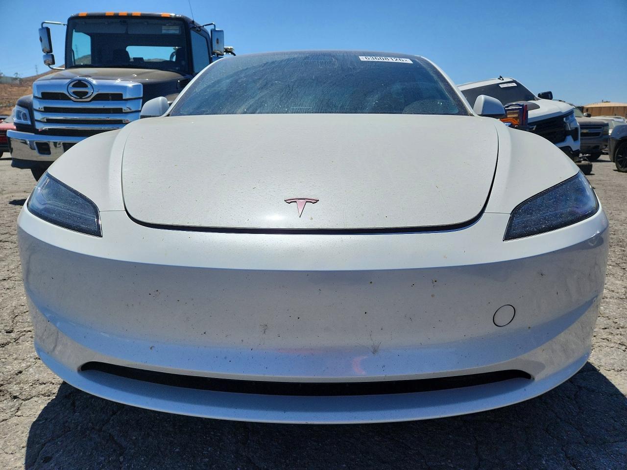 2025 Tesla Model 3 - Фото 5