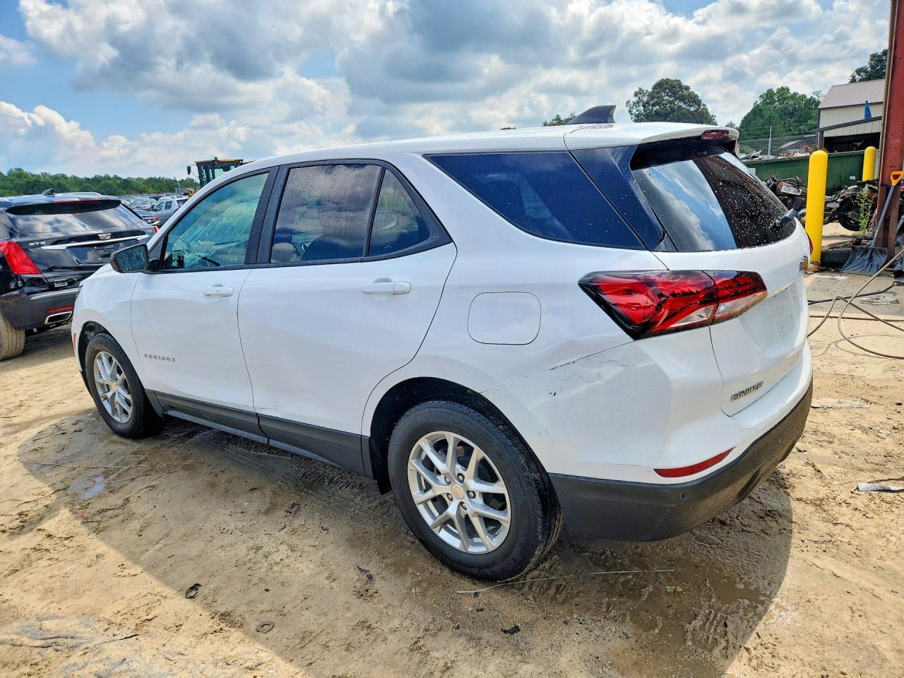 2024 Chevrolet Equinox Ls - Фото 2