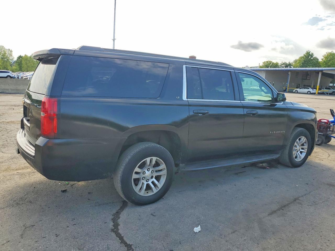 2016 Chevrolet Suburban K1500 Lt - Фото 3