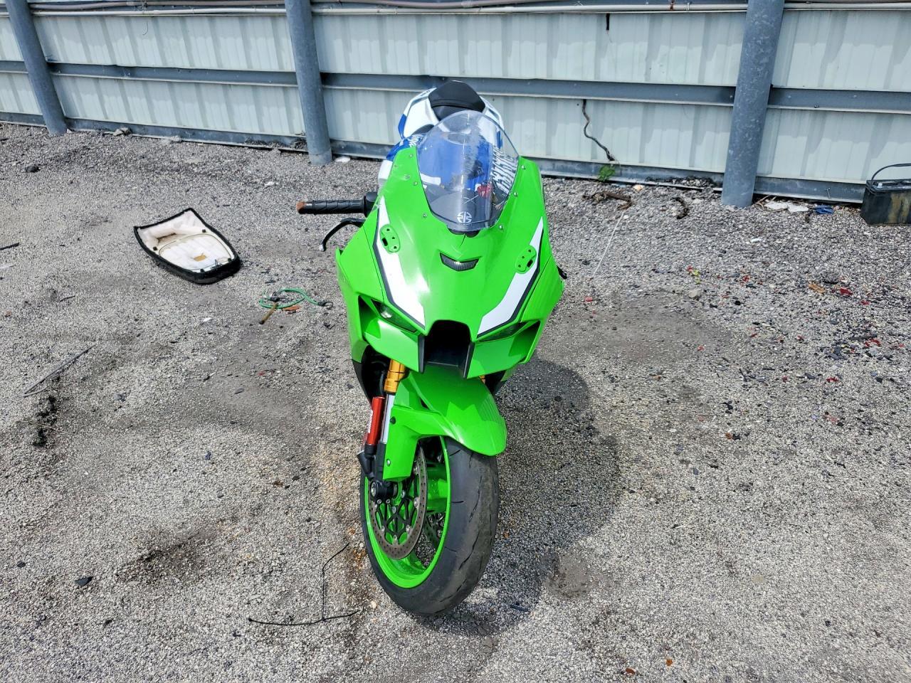 2024 Kawasaki Zx1002 L - Image 2