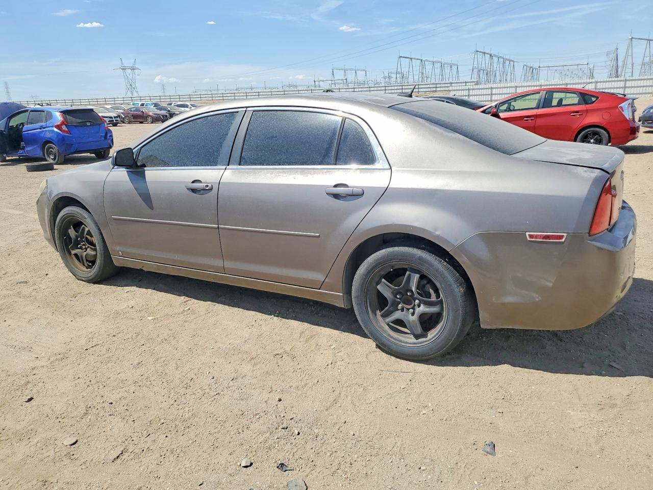 2010 Chevrolet Malibu Ls - Фото 2