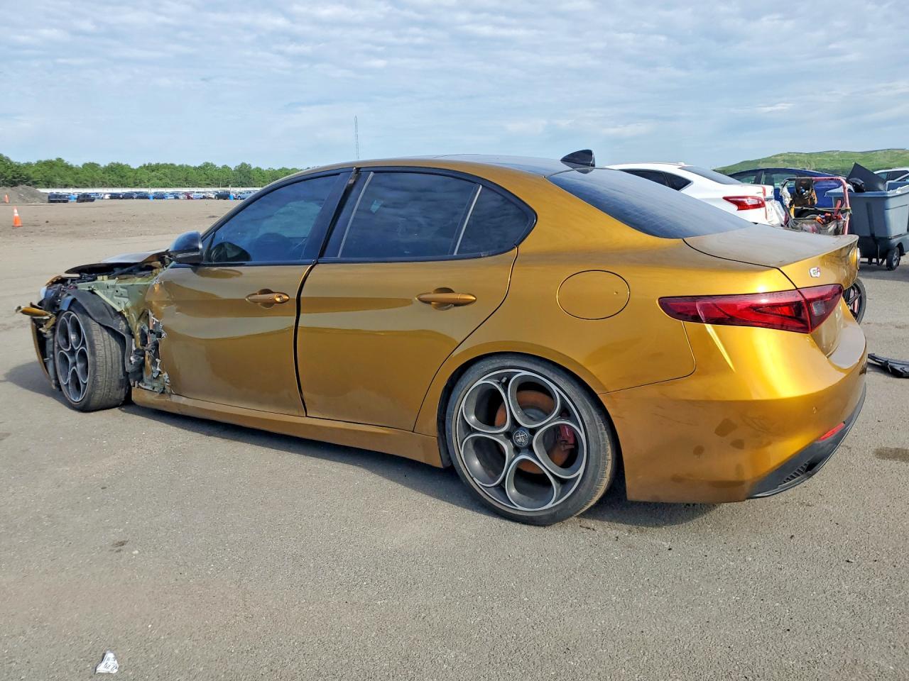 2023 Alfa Romeo Giulia Ti - Image 2