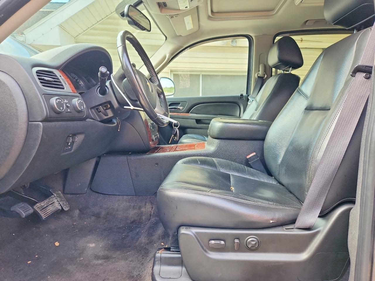 2011 Chevrolet Suburban K1500 Ltz - Image 7