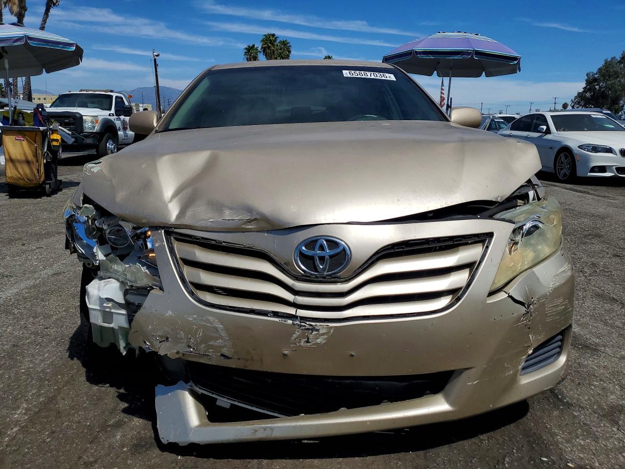 2010 Toyota Camry Le - Image 5