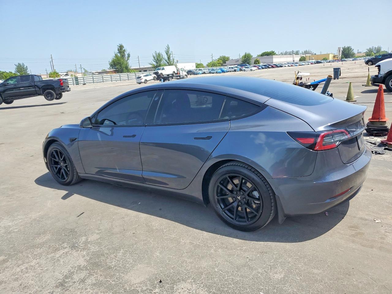 2021 Tesla Model 3 - Фото 2