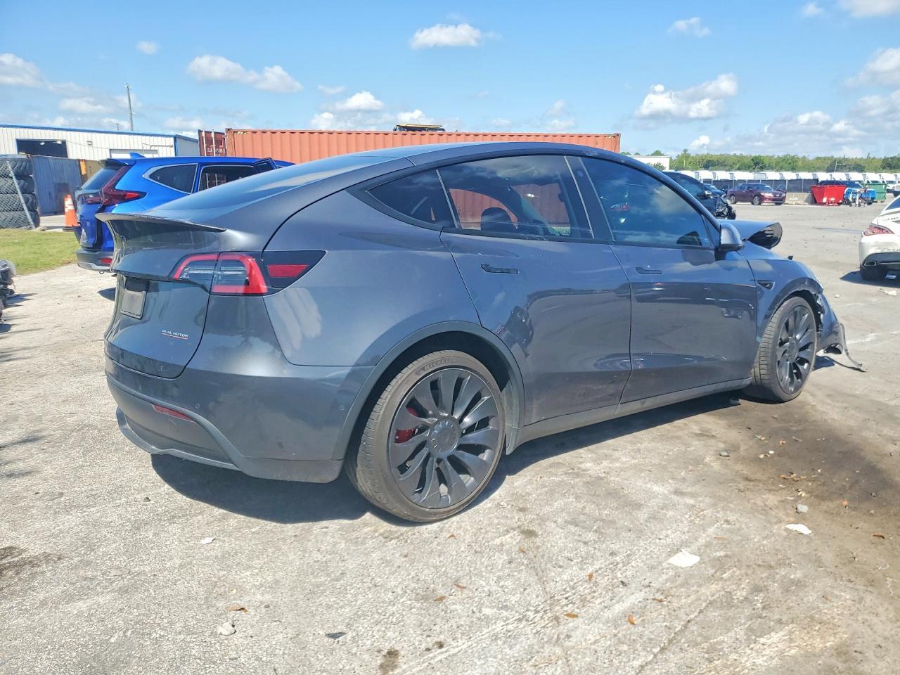 2022 Tesla Model Y - Фото 3