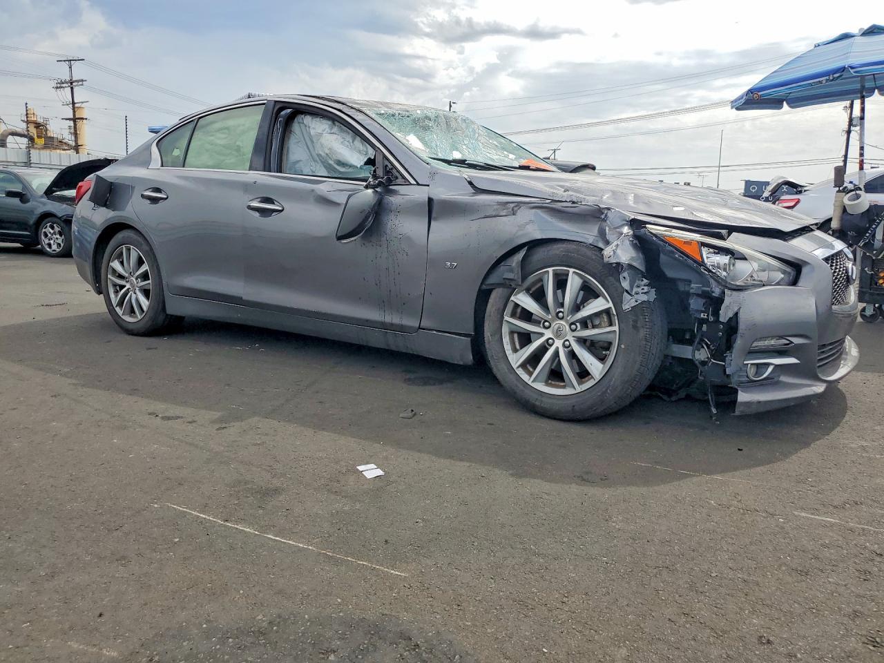 2015 Infiniti Q50 Premium - Image 4