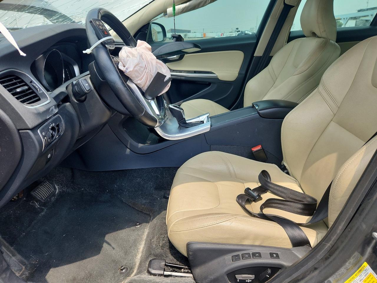 2017 Volvo S60 - Image 7