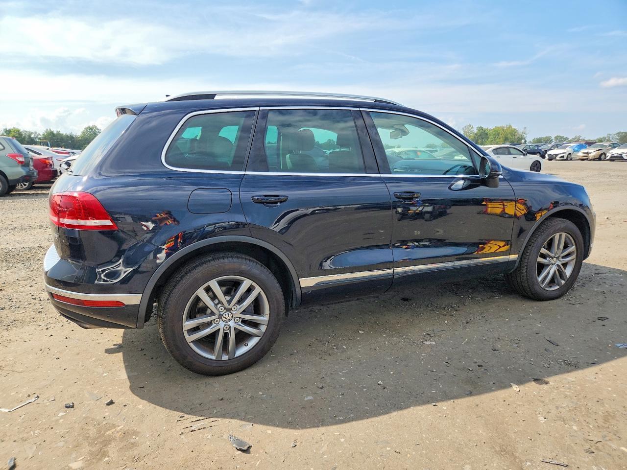 2015 Volkswagen Touareg V6 - Фото 3