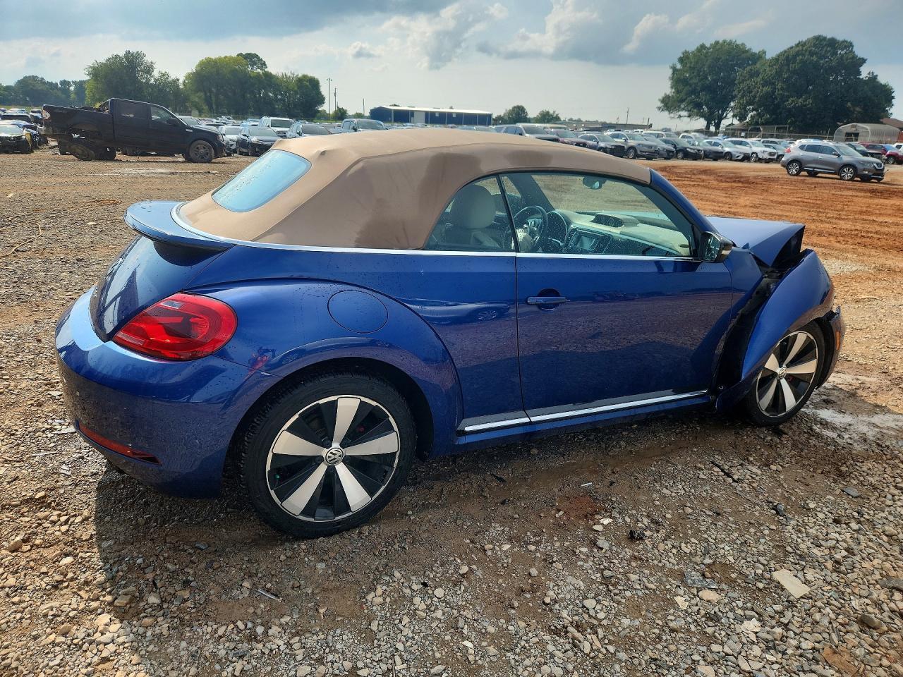 2013 Volkswagen Beetle Turbo - Фото 3