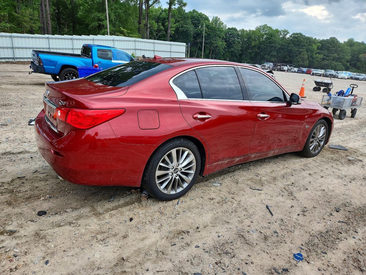 2016 Infiniti Q50 3.0T Premium - Фото 3