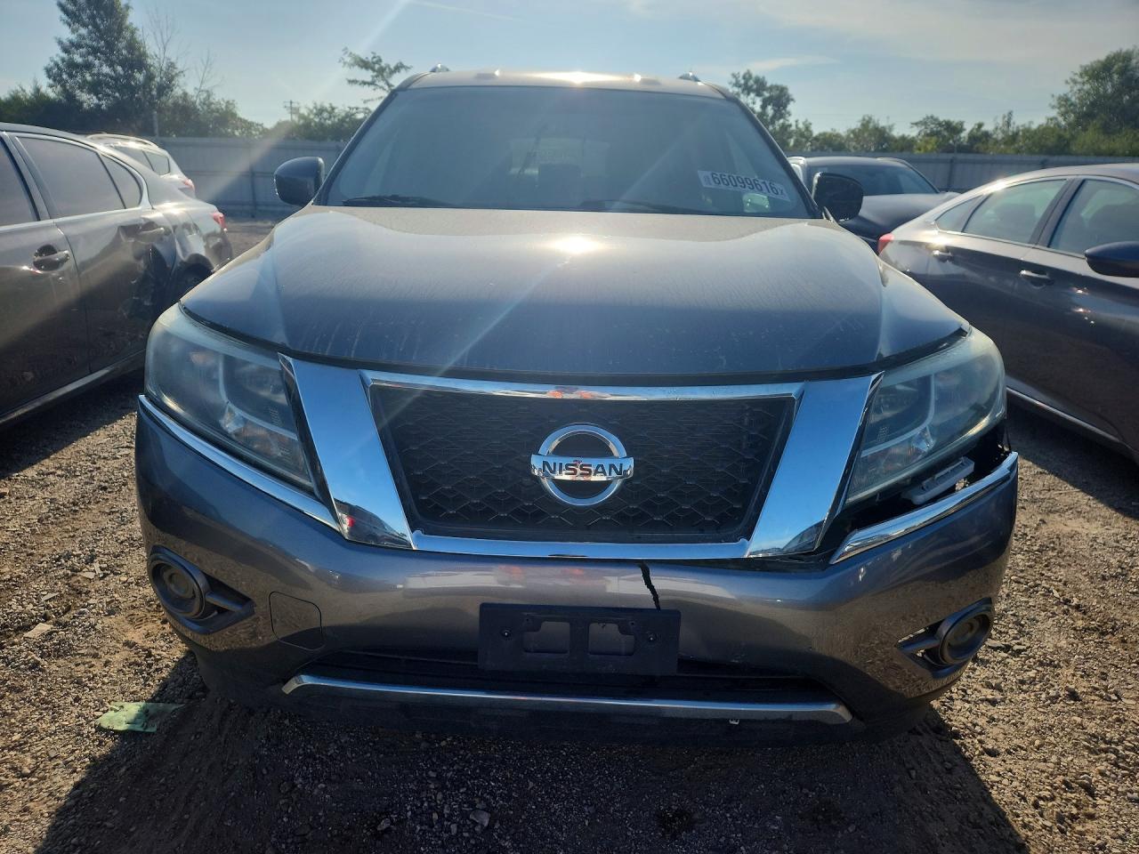 2016 Nissan Pathfinder S - Image 5