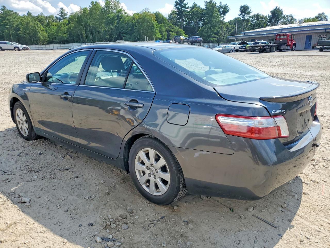 2009 Toyota Camry Hybrid - Image 2
