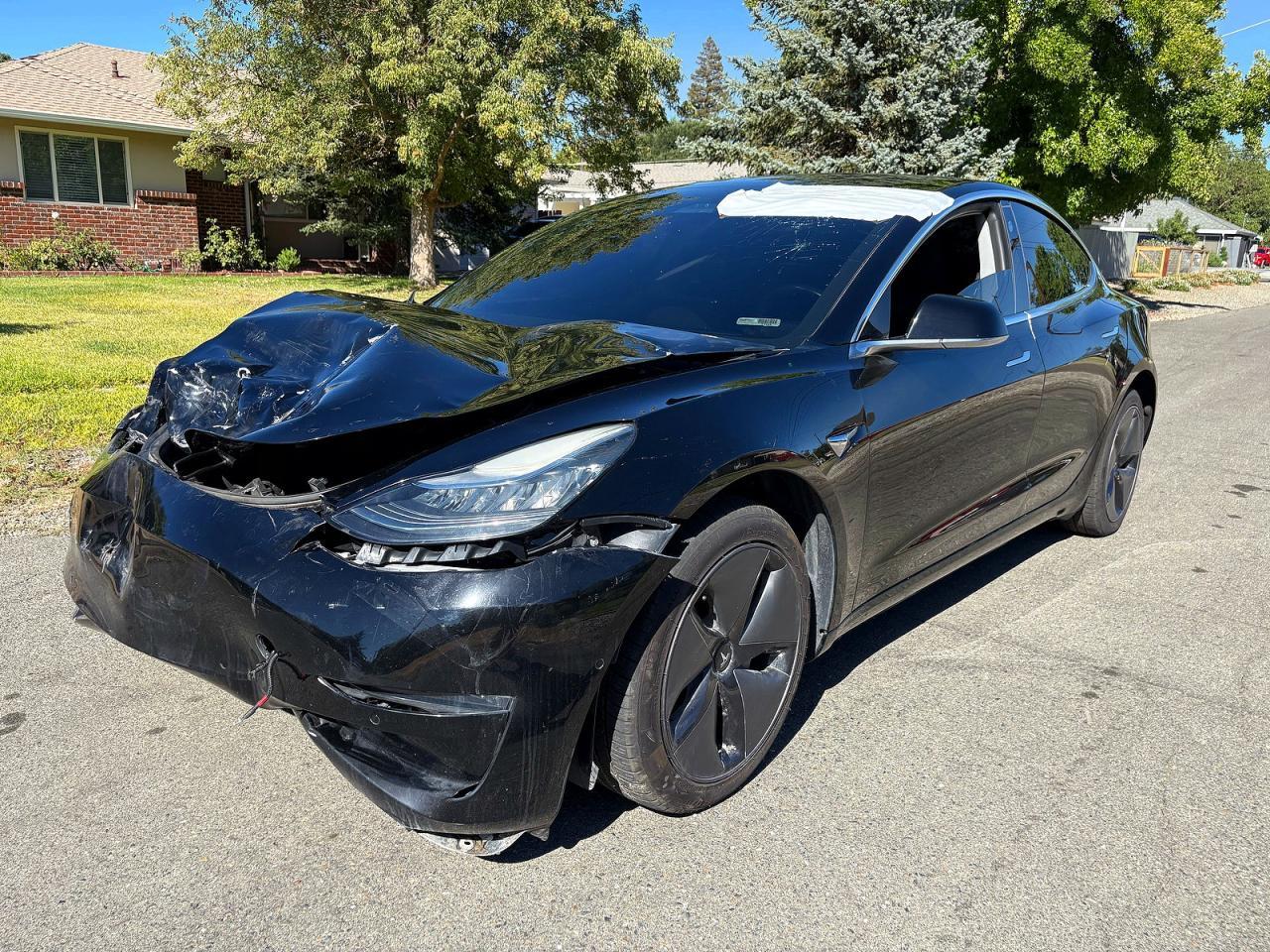 2019 Tesla Model 3 - Фото 2