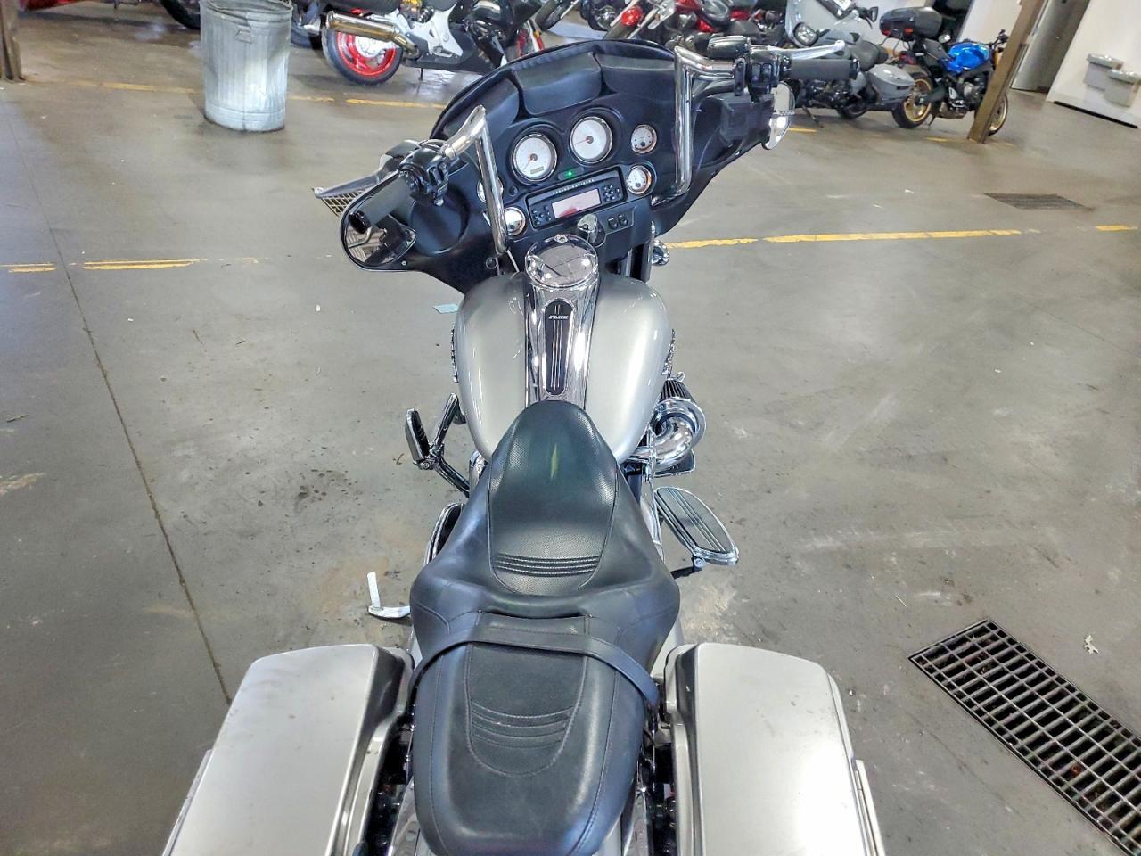 2009 Harley-Davidson Flhx - Фото 6
